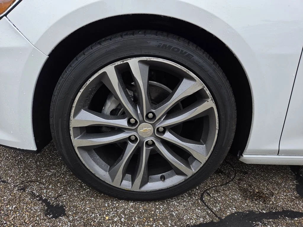 Used 2023 White Chevrolet LT image 25