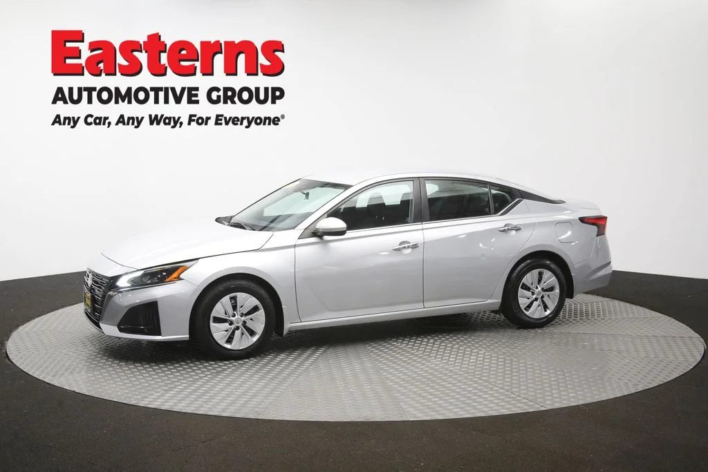 Used 2023 Silver Nissan 2.5 S image 56