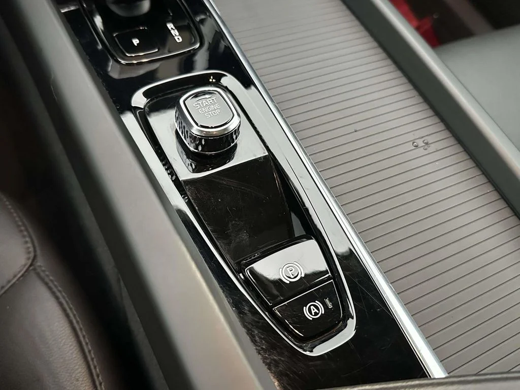 Used 2025 White Volvo Core image 20