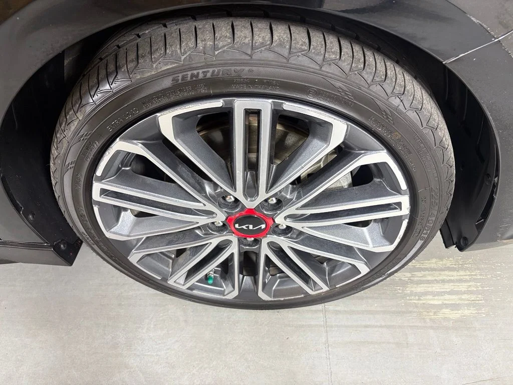 Used 2023 Black Kia GT image 10