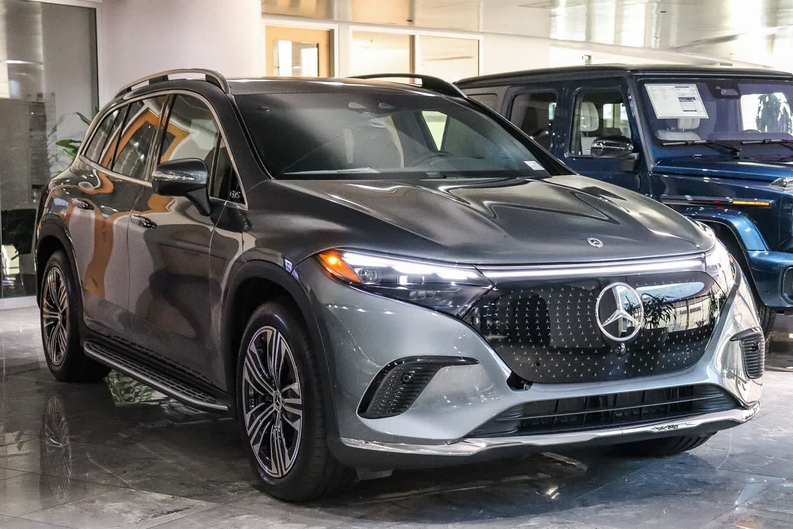 New 2026 Selenite Grey Metallic Mercedes-Benz EQS 400 image 5