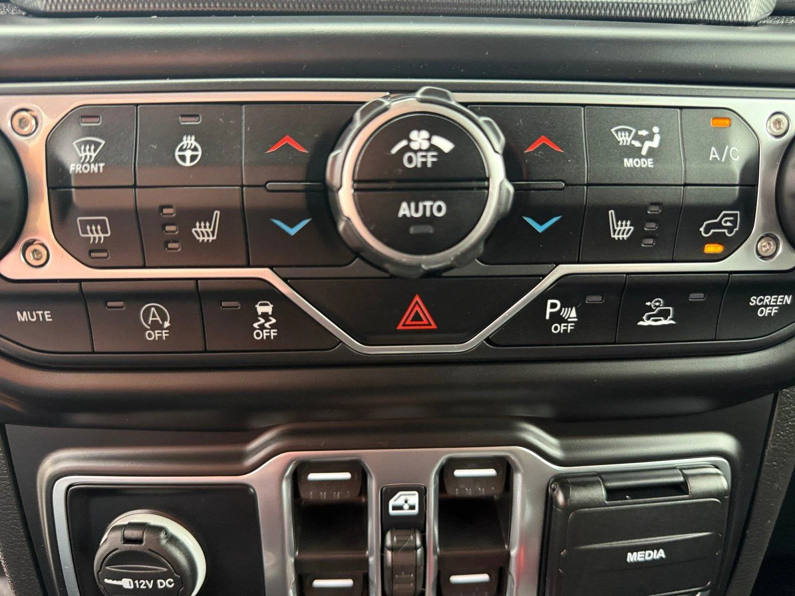 Used 2022 Bright White Clearcoat Jeep Unlimited Sahara Altitude image 13