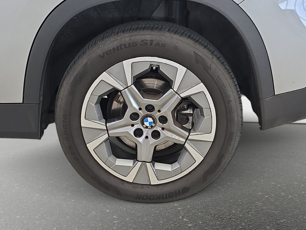 Certified Used 2023 Space Silver Metallic BMW xDrive28i image 32