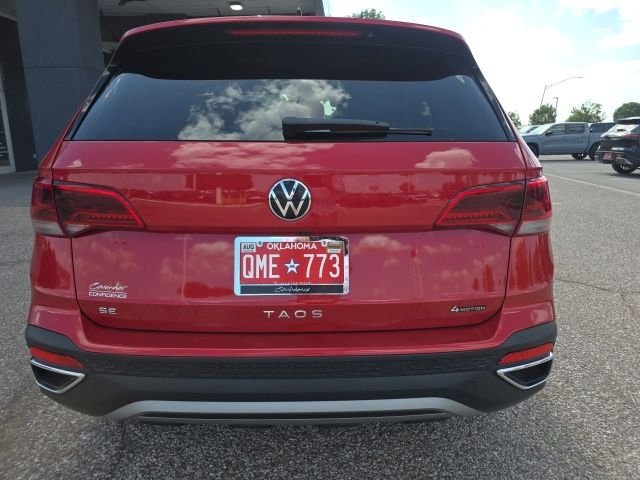 Used 2023 Red Volkswagen 1.5T SE image 4