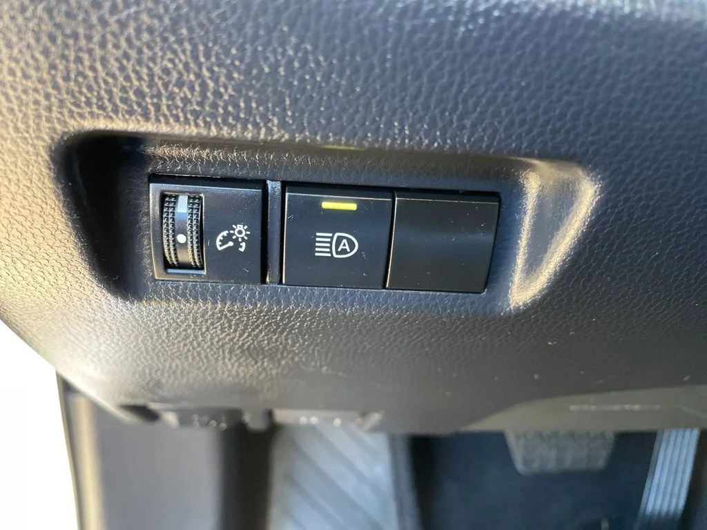 2023 Toyota RAV4 XLE - Photo 11