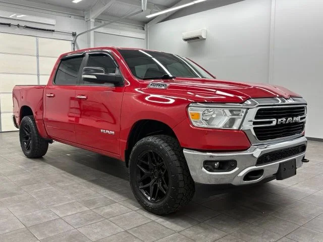 2019 RAM 1500 Big Horn/Lone Star 4x4 Crew Cab 5'7's photo