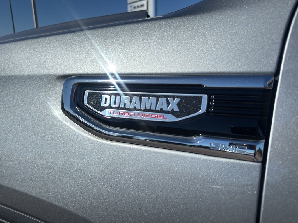 Used 2025 Sterling Metallic GMC Denali image 10