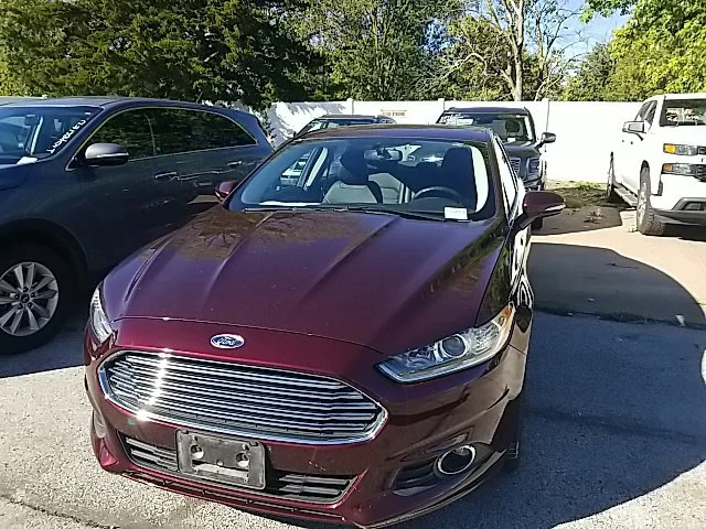 Used 2013 Red Ford SE image 9