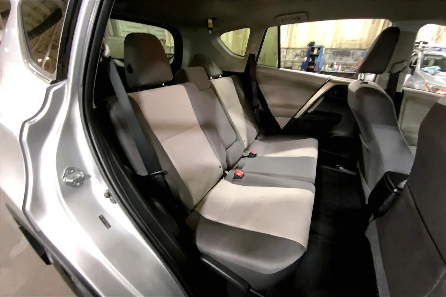 Used 2013 Classic Silver Metallic Toyota LE image 20