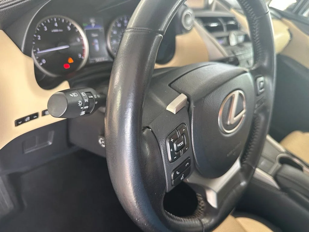 Used 2015 Red Lexus 200t image 20
