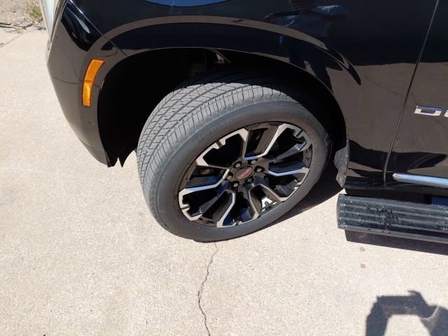 2026 GMC Yukon XL Denali - Photo 37