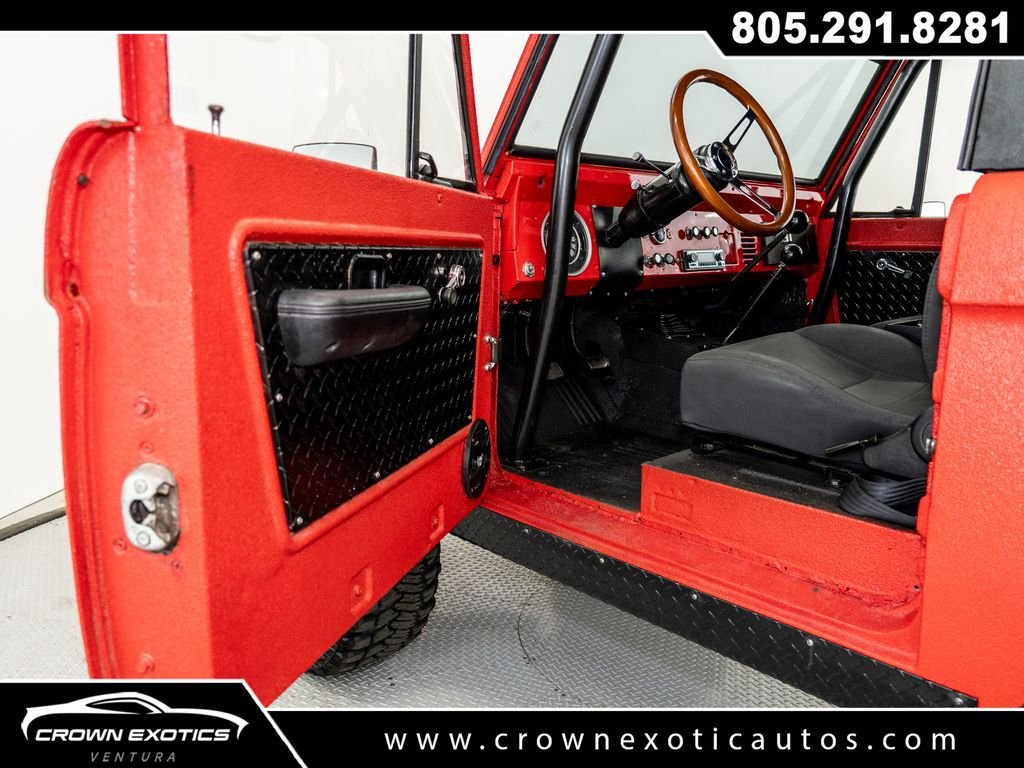 Used 1972  Ford 2dr Convertible image 23