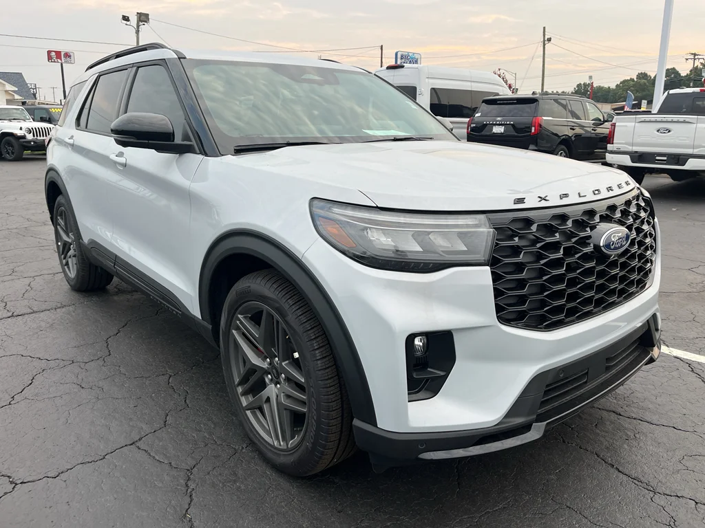 New 2026 Space White Metallic Ford ST image 3