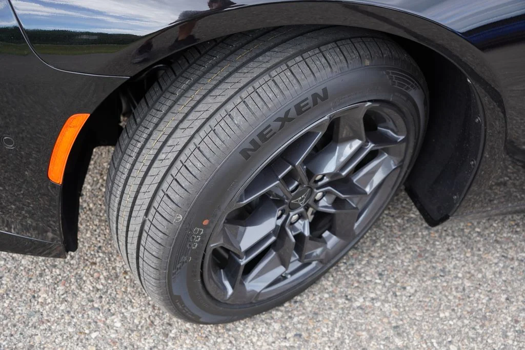 New 2026 Diamond Black Crystal Pearlcoat Dodge R/T image 9