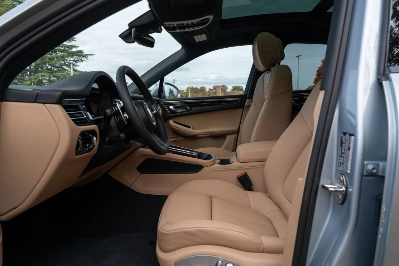 Used 2026  Porsche  image 24