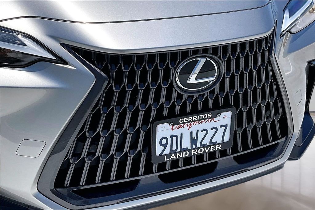 Used 2022 Atomic Silver Lexus 350h Premium image 31