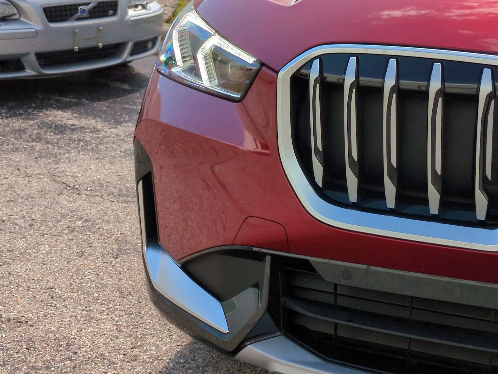 New 2026 Vegas Red Metallic BMW xDrive28i image 11