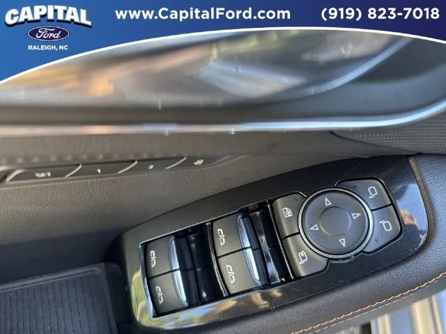 Used 2025 Silver Cadillac V-Series image 21
