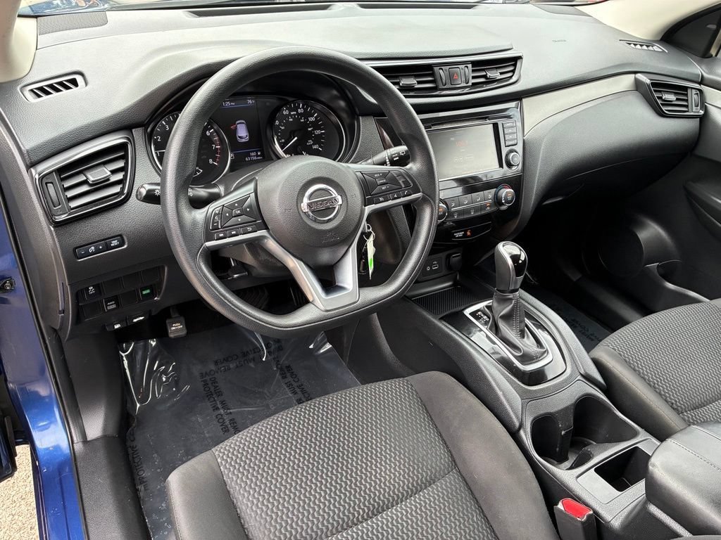 Used 2019 Blue Nissan S image 16