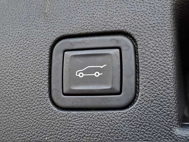 Used 2023 Gray Chevrolet LT image 31