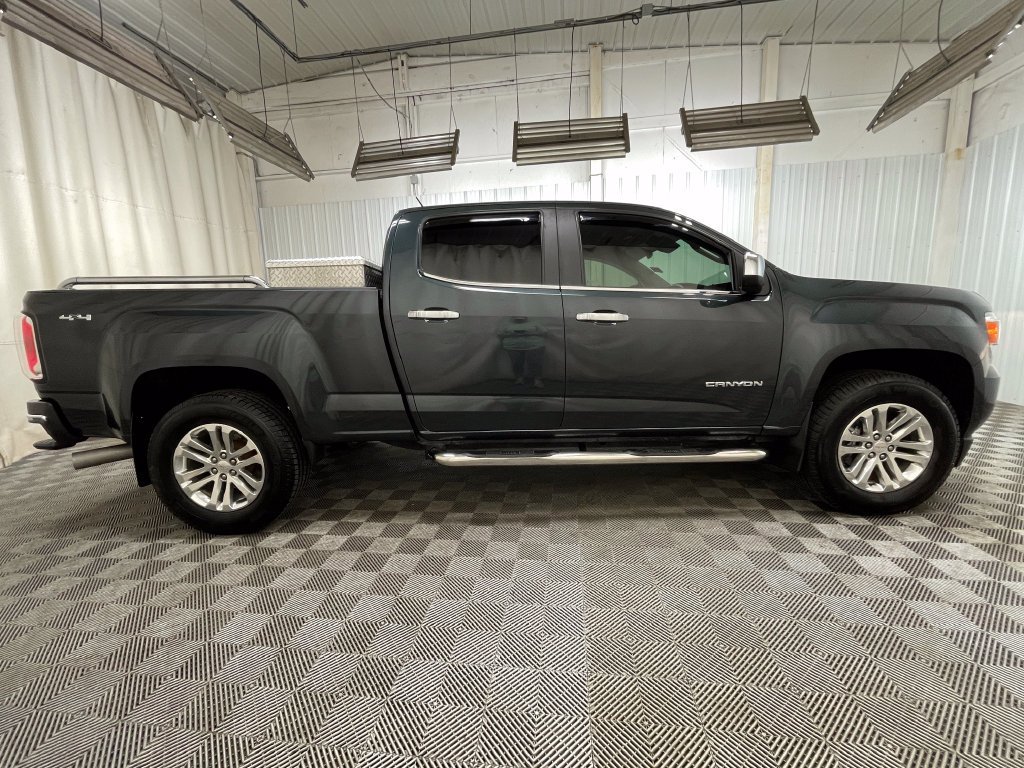 Used 2017 DARK SLATE METALLIC GMC 4WD SLT image 19