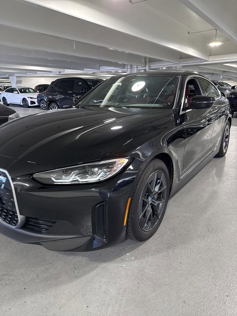 2023 BMW i4 eDrive40's photo