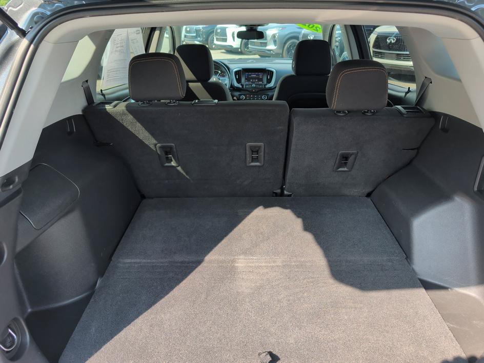 Used 2021 Graphite Gray Metallic GMC SLE image 14