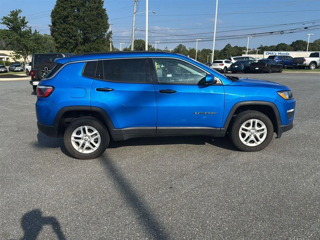 Used 2020 Laser Blue Pearlcoat Jeep Sport image 6