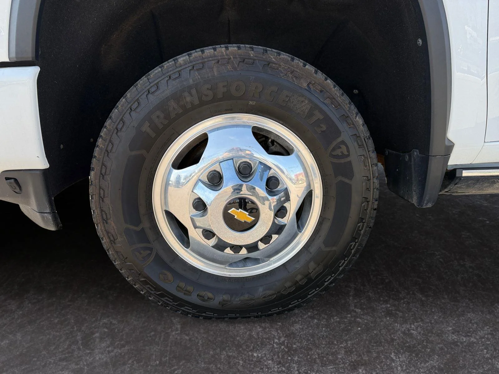 Used 2022 Summit White Chevrolet High Country image 27