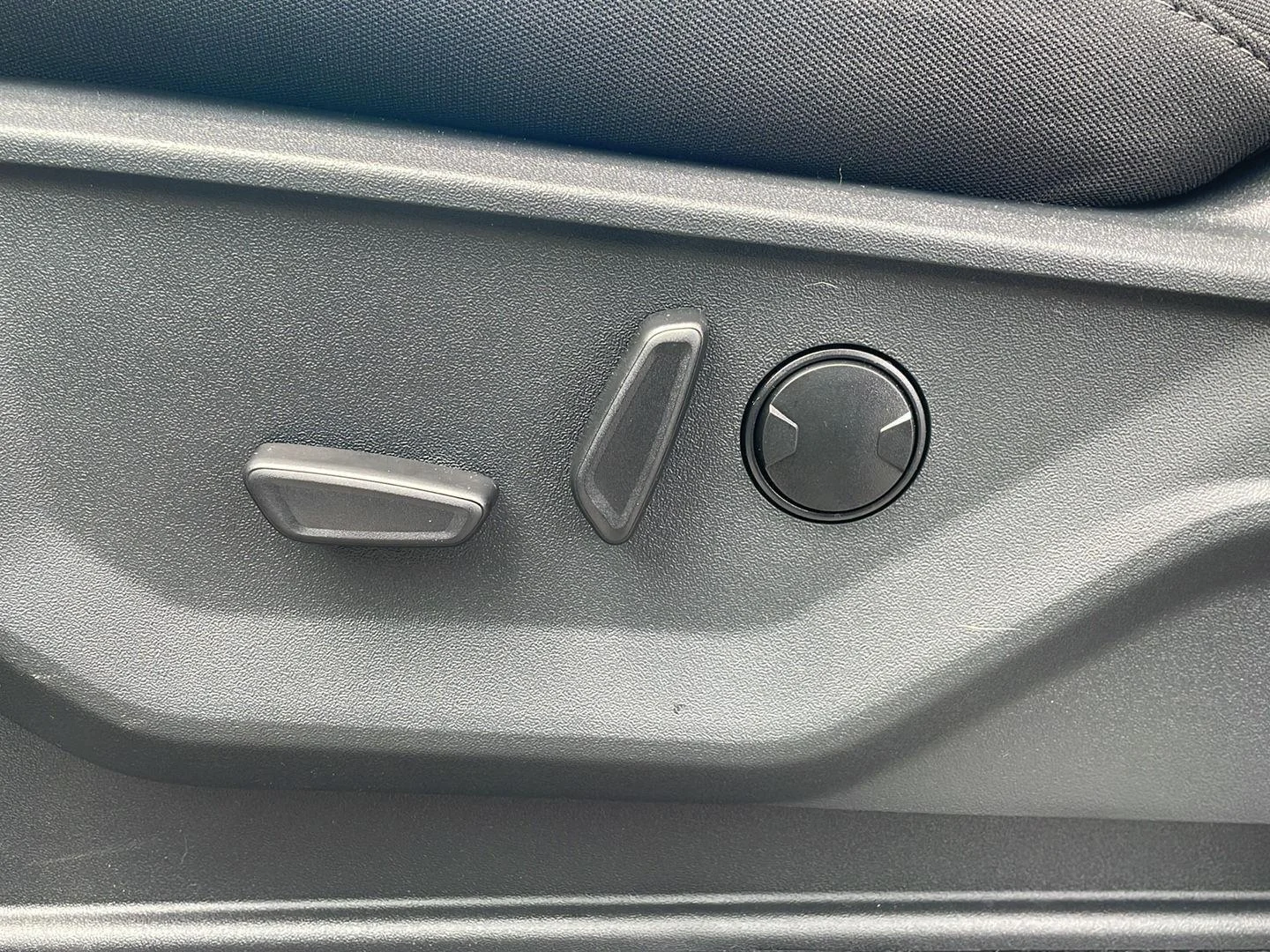 New 2026 Agate Black Metallic Ford XLT image 13