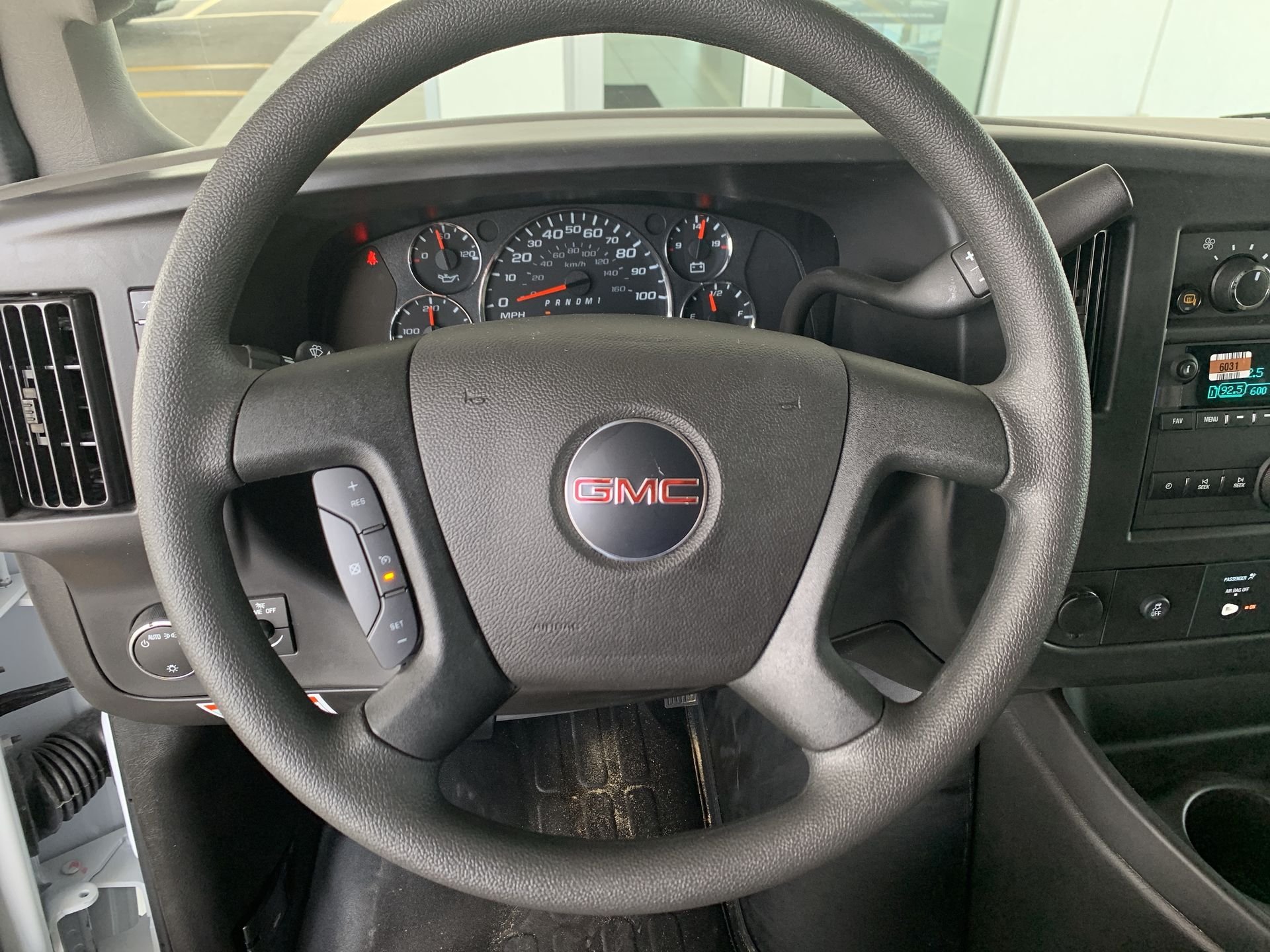 New 2025 Summit White GMC Work Van image 34
