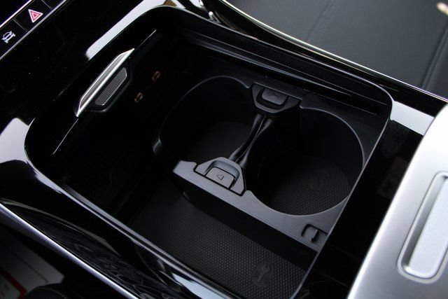 2025 Mercedes-Benz C-Class Sedan C 300 - Photo 60