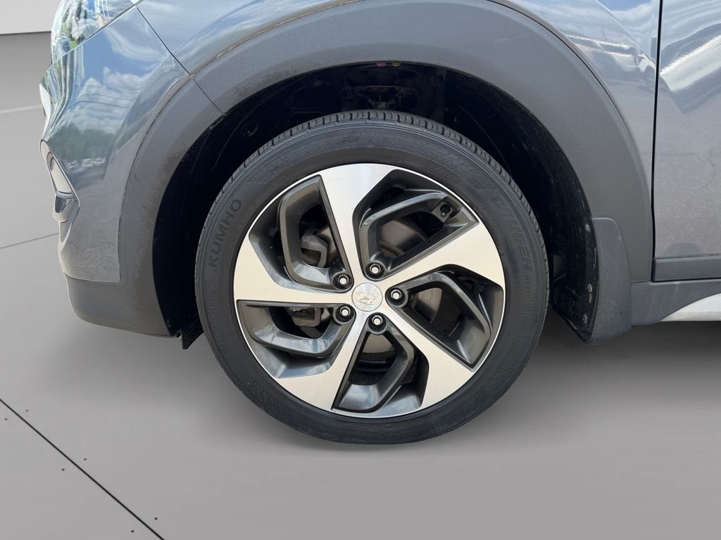 Used 2018 Gray Hyundai Sport image 9
