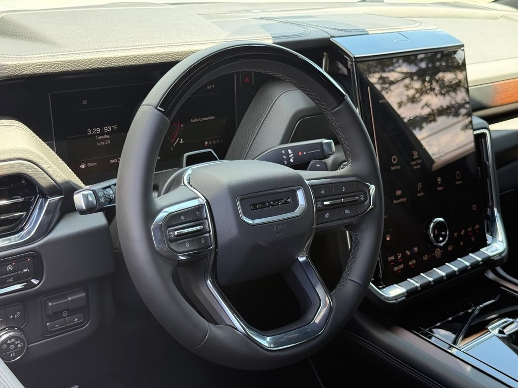 2026 GMC Yukon Denali - Photo 15