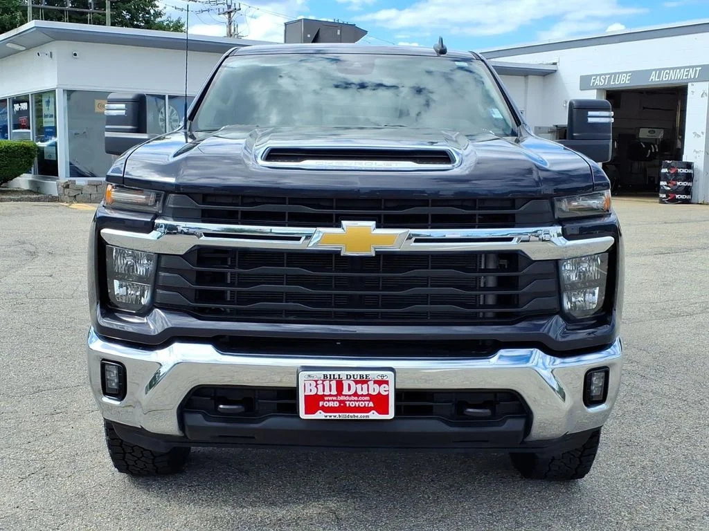 Used 2024 Gray Chevrolet LT image 17