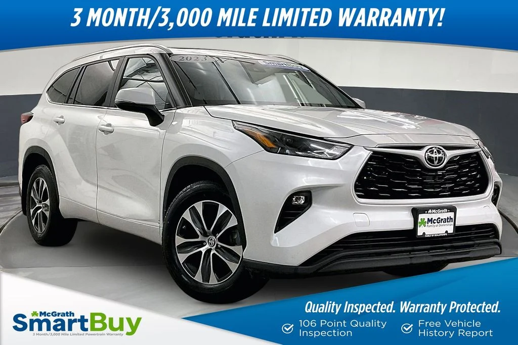 Used 2023 Beige Toyota XLE image 1