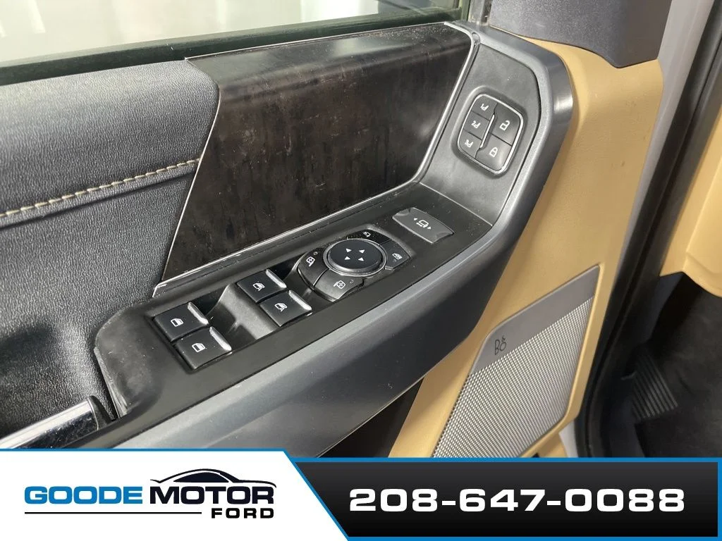 Certified Used 2023 Oxford White Ford Lariat image 10