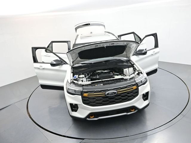 New 2026 Star White Metallic Tri-Coat Ford Tremor® image 52
