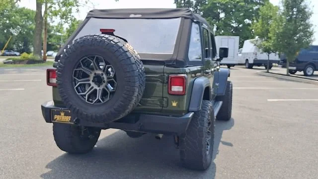 Used 2021 Green Jeep Sport Altitude 4x4 image 9