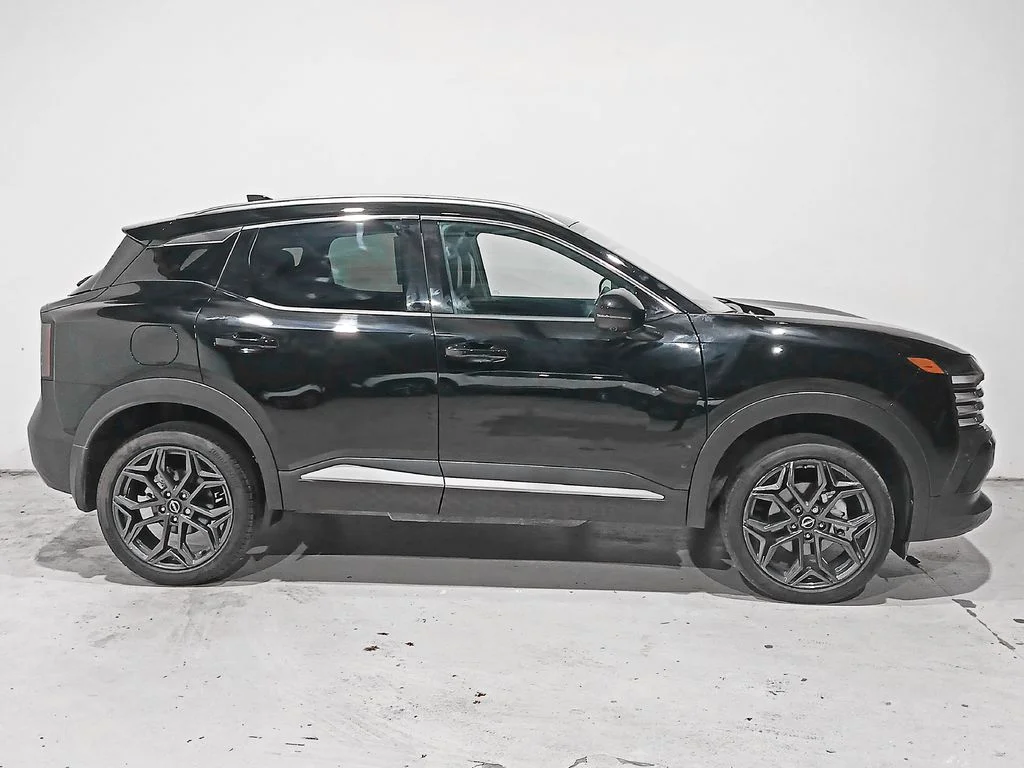Used 2025 Black Nissan SR image 7