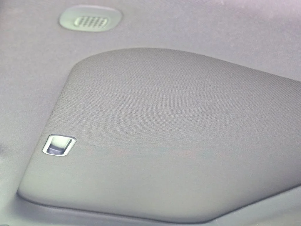 Used 2025 Silver Jeep Laredo image 22