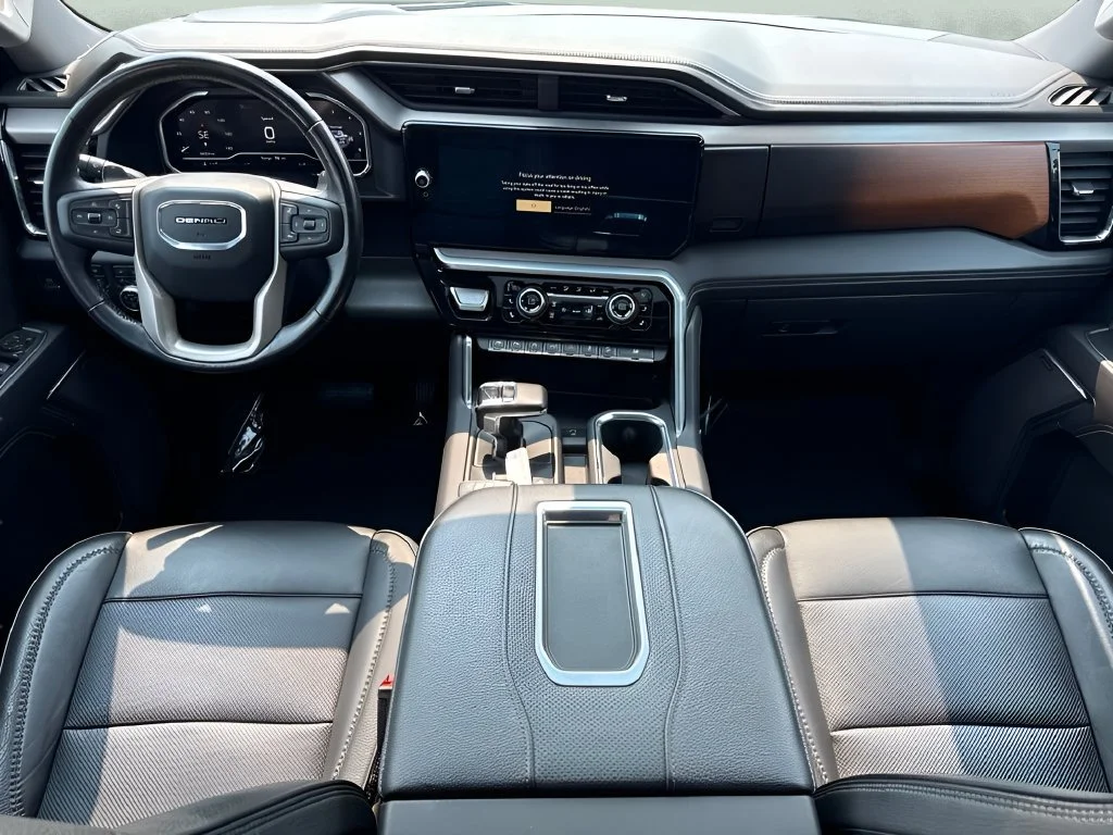 Used 2022 White Frost Tricoat GMC Denali image 15