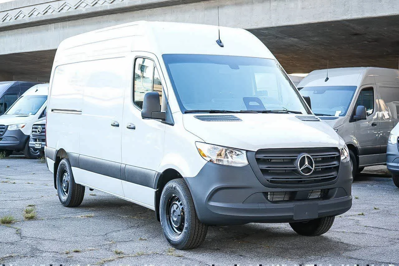 New 2026 Arctic White Mercedes-Benz Cargo 144WB High Roof RWD 2.0L I4 Diesel Turbo SO image 3