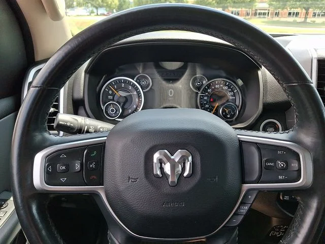 Used 2019 White Ram Big Horn/Lone Star image 25