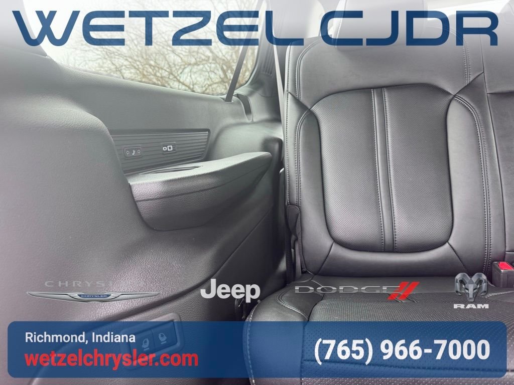 New 2026 Velvet Red Pearl-Coat Exterior Paint Jeep Limited Altitude image 40