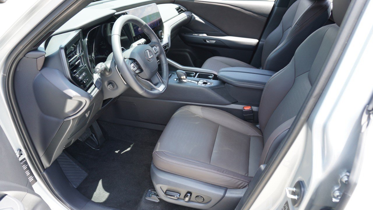 Certified Used 2025 CELESTIAL SILVER Lexus TX 350 Premium image 13