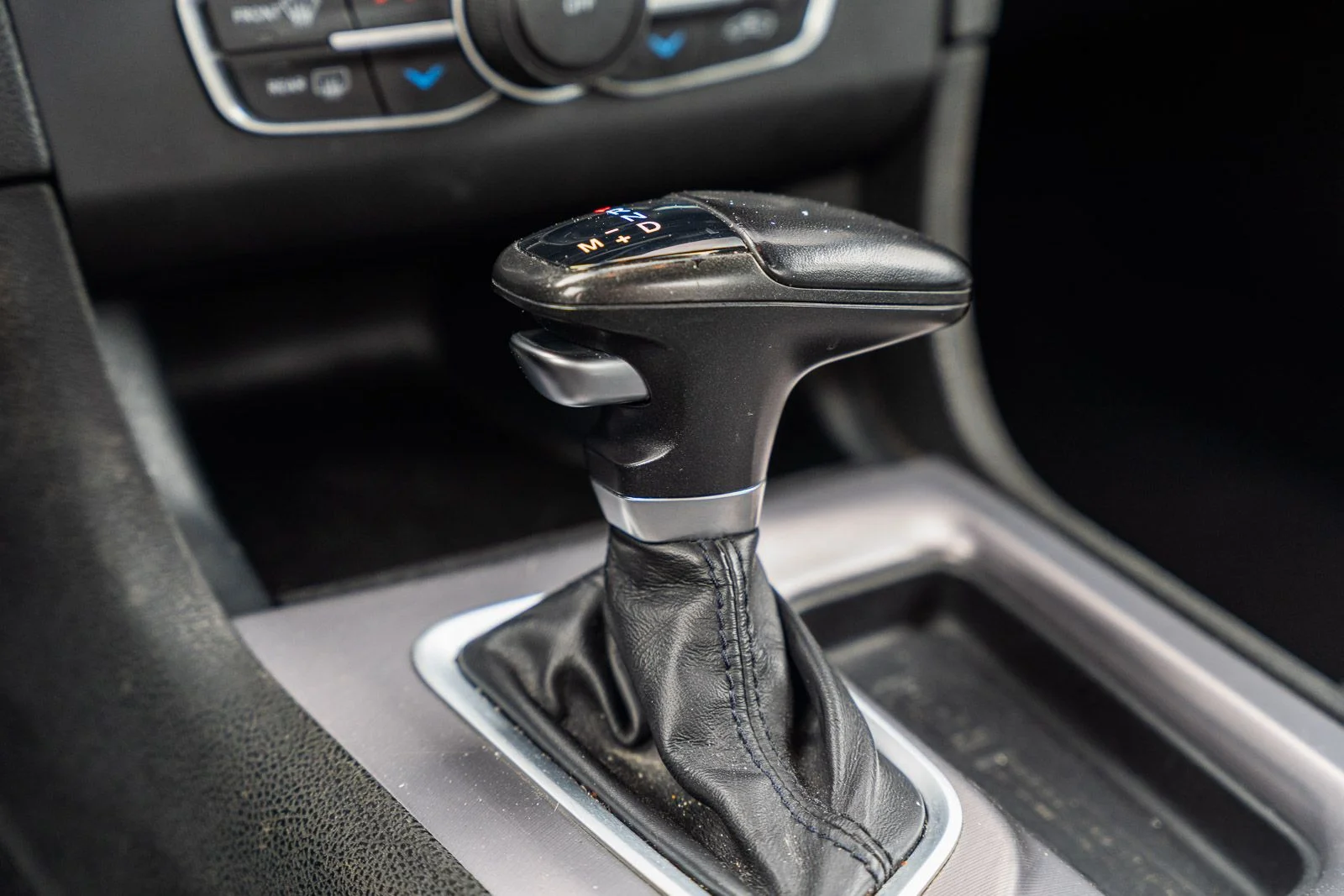 Used 2023 Silver Dodge SXT image 27