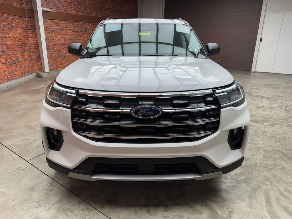 New 2026 Star White Metallic Tri-Coat Ford Active image 8
