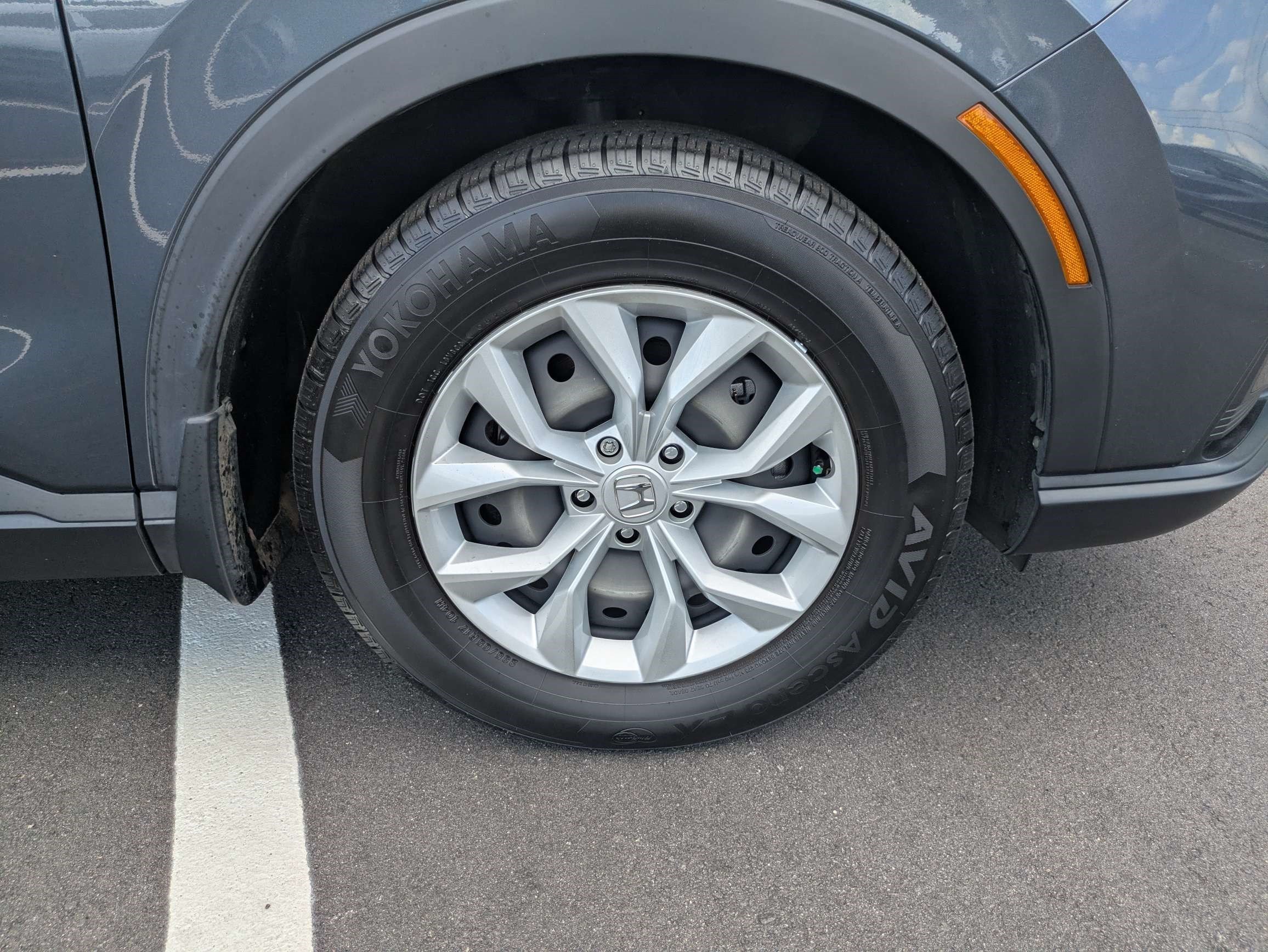 Used 2024 Meteorite Gray Metallic Honda LX image 16