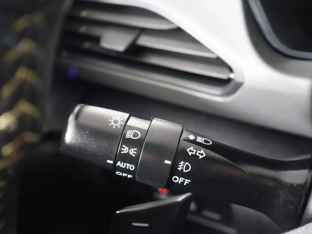 Used 2024 White Subaru Sport image 35